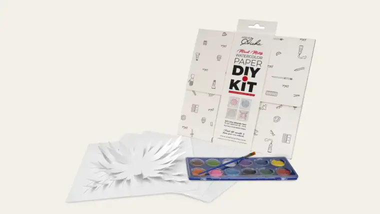 Atelier Aisha 3D watercolor paper DIY art kit with pre-cut paper design, watercolor paints and brush.